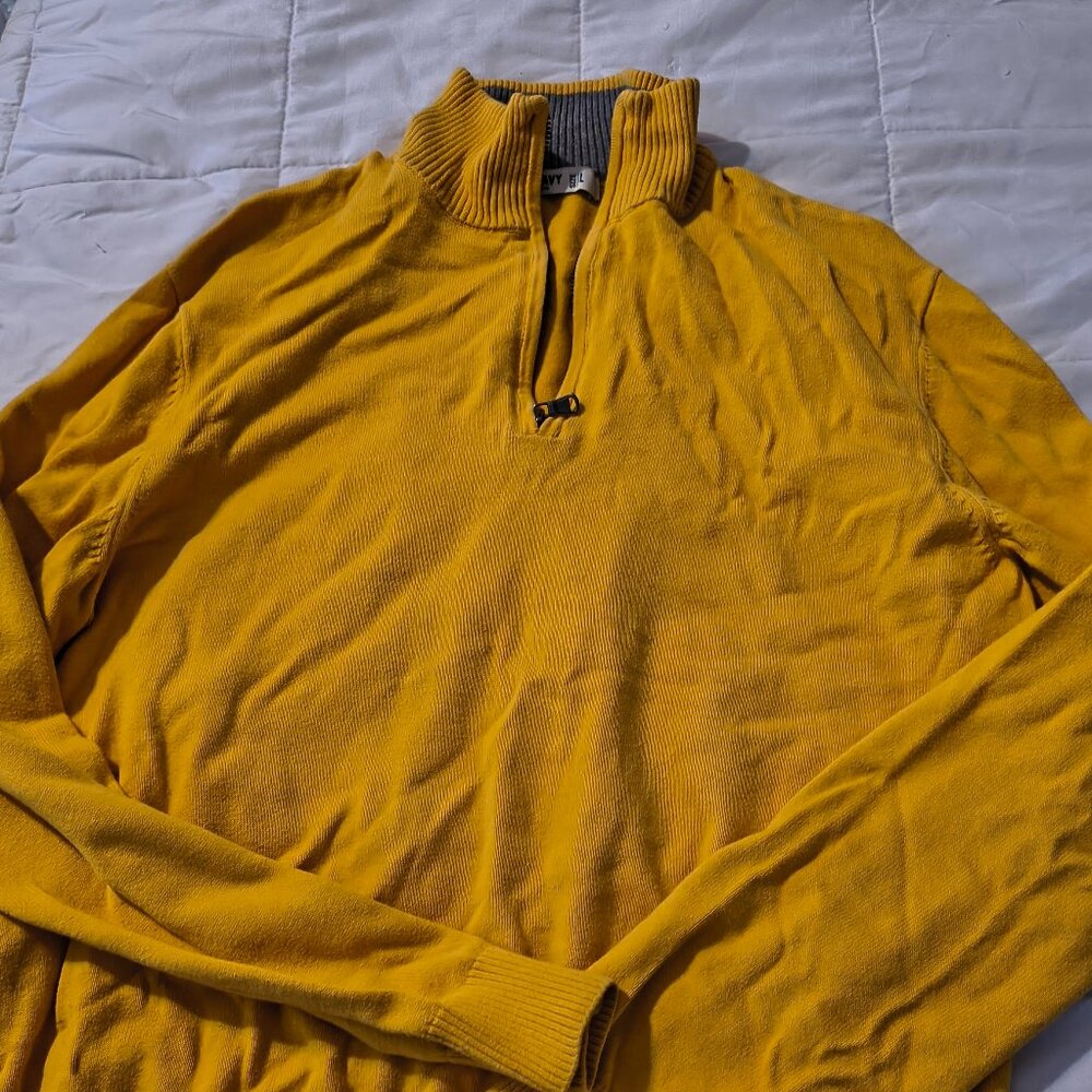 Men's Old Navy pullover.